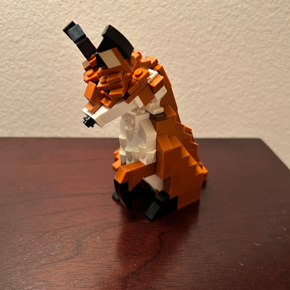 Red Fox Building Brick Model - Picture 2 of 8